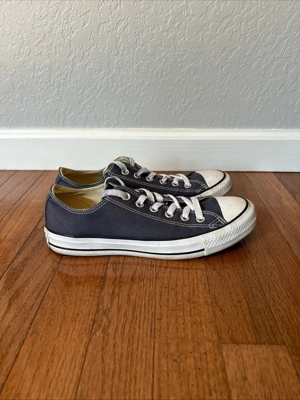 Converse Sneakers Low Shoes Women’s Size 8.5 Blue